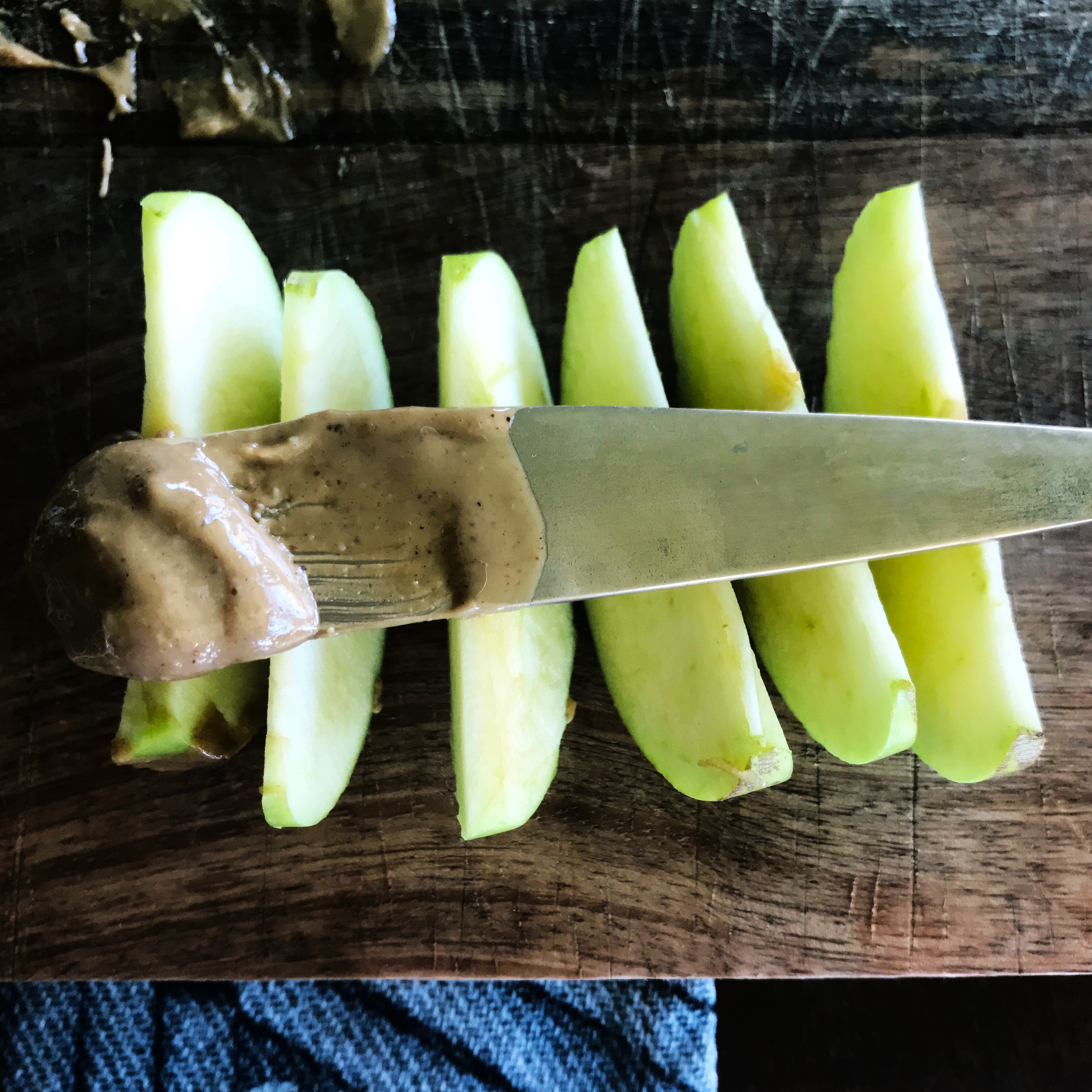 Weekly Tip: Apple & Nut Butter Snack